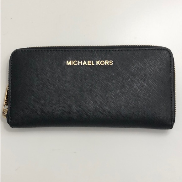 Michael Kors Handbags - Michael Kors Wallet NWOT